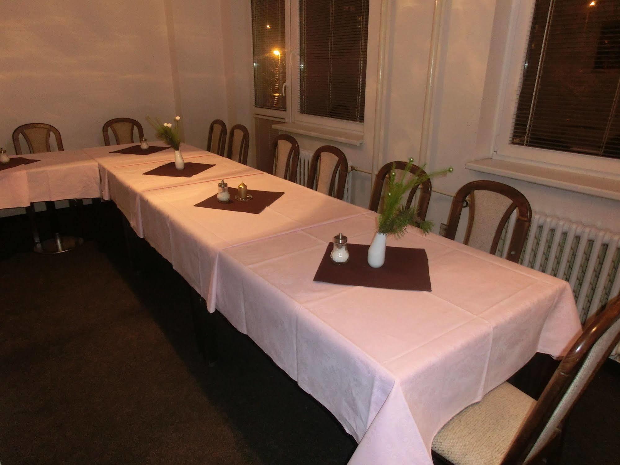 Cladich Pavilions Bed And Breakfast Aldgate Bagian luar foto